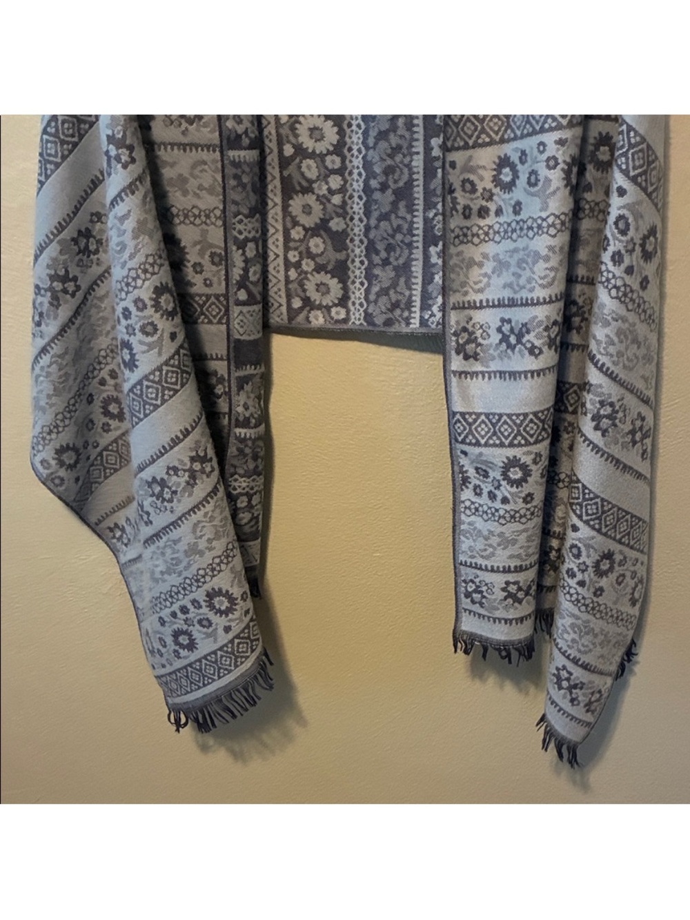 Two Toned Bohemian Blue Floral Patterned Hooded Shawl Wrap Hooded One Size - Picture 3 of 9